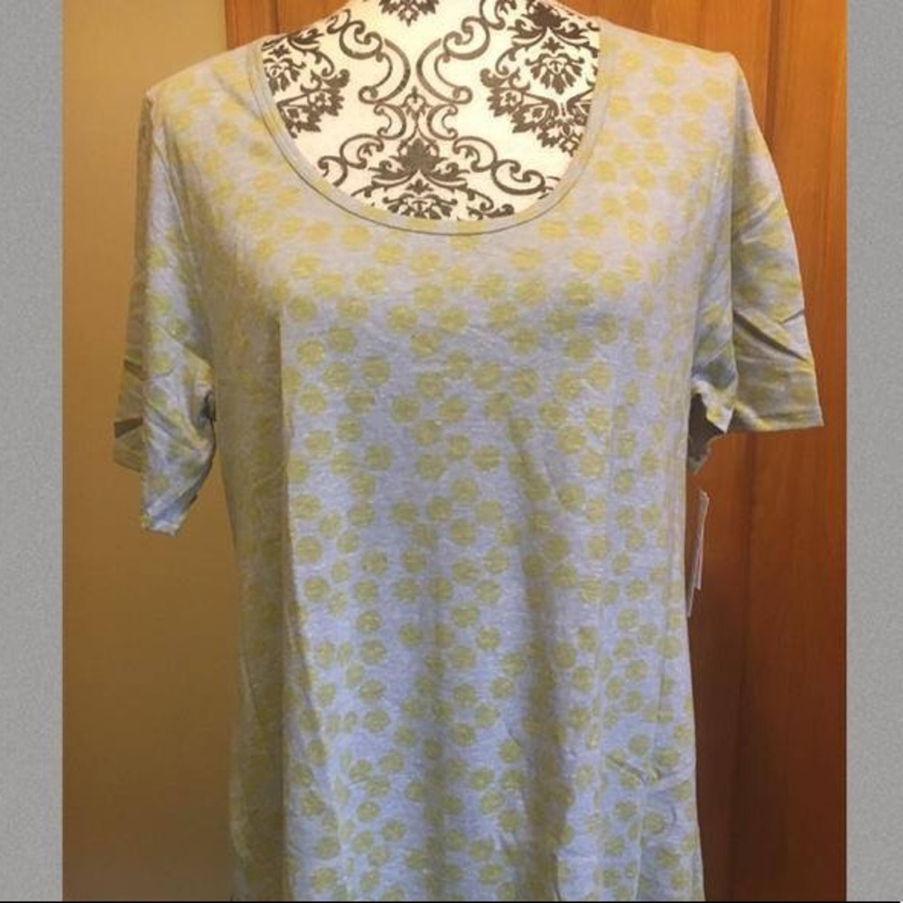 LuLaRoe Medium Perfect T